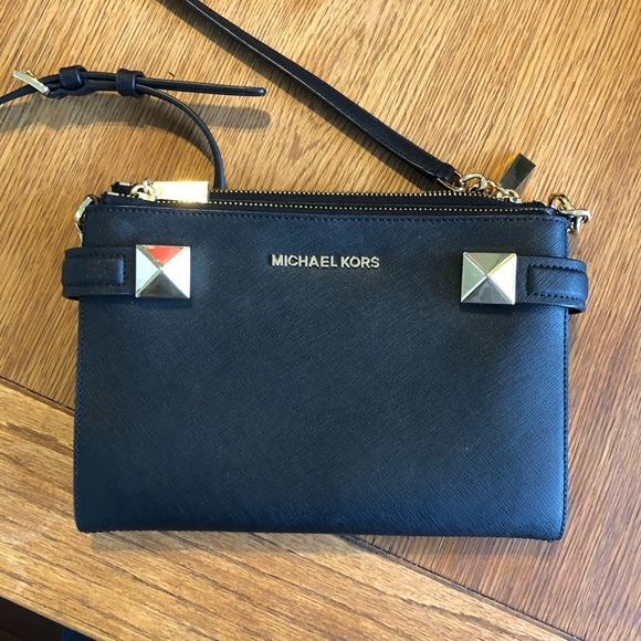 Michae Kors Karla Purse - Picture 1 of 5